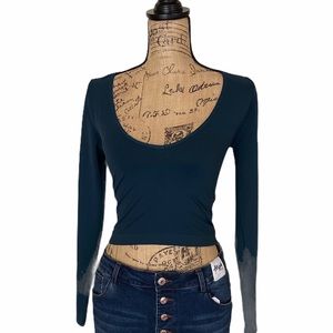 *MUST GO CLOSET CLEANOUT* BDG dark green cropped long sleeved top